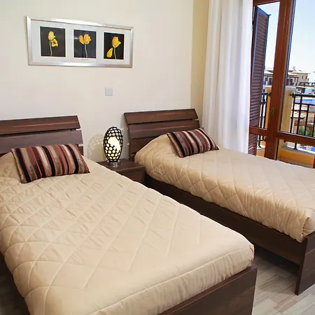 Aphrodite Hills Golf & Residences - *
